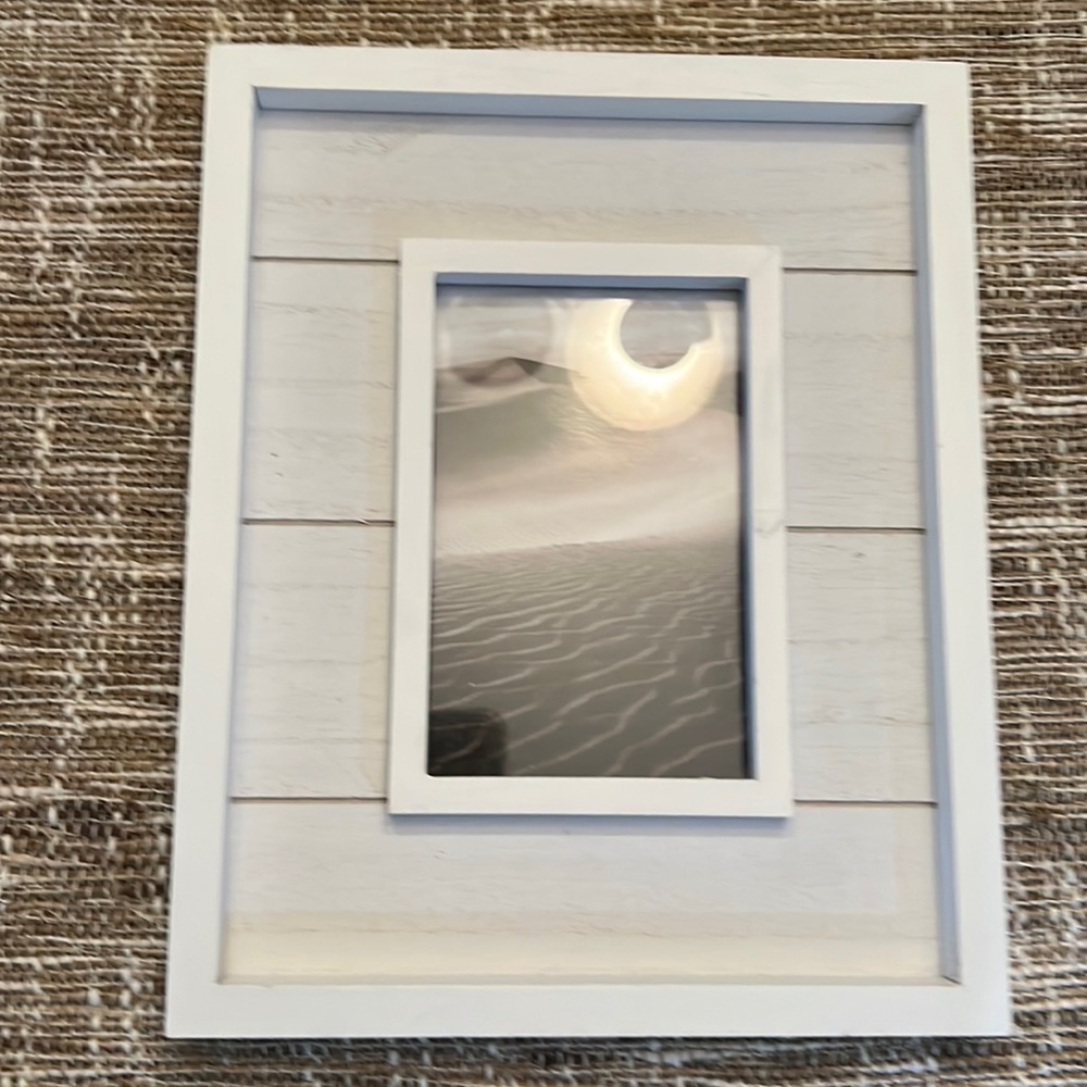 White Farmhouse Picture Frame 4 x 6” NWT brand new never used